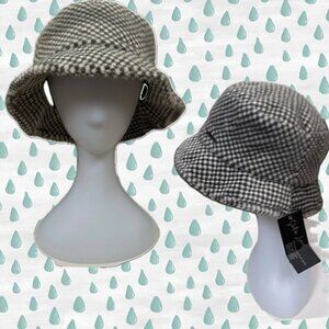 Steve Madden Gray-Eggshell Velour Print Logo Metal Plate Satin Lined Bucket Hat